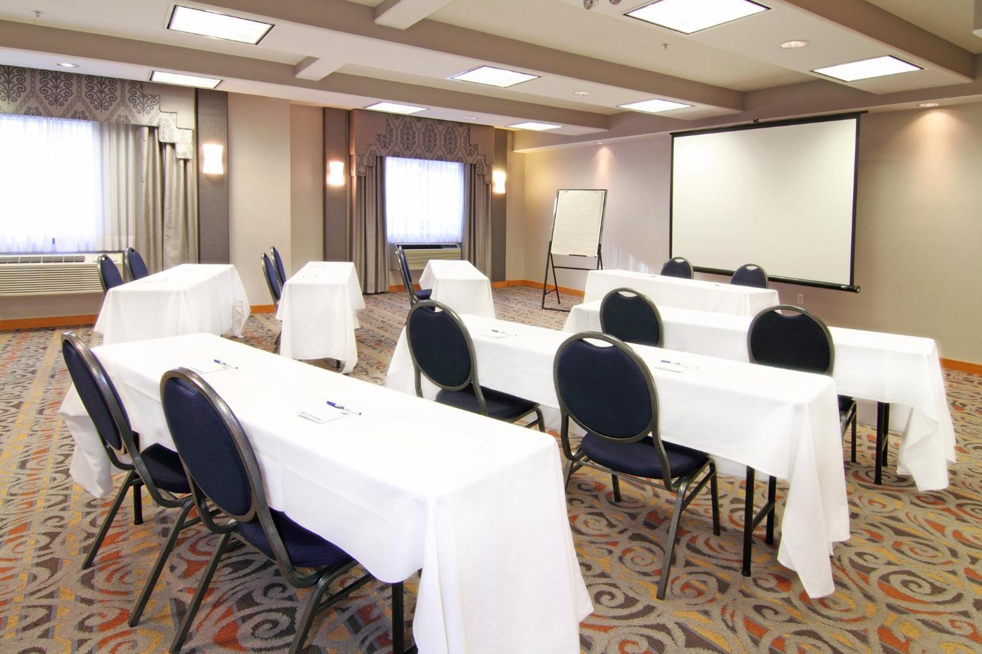 Holiday Inn Express Calgary South By Ihg Экстерьер фото