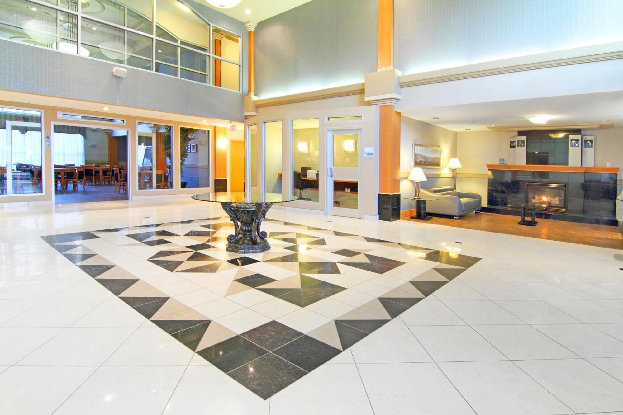 Holiday Inn Express Calgary South By Ihg Экстерьер фото
