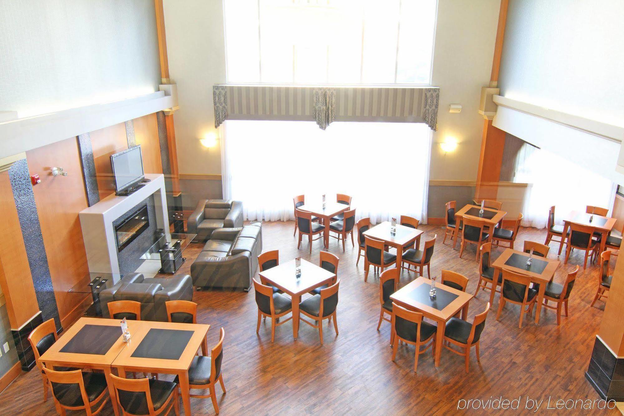 Holiday Inn Express Calgary South By Ihg Экстерьер фото