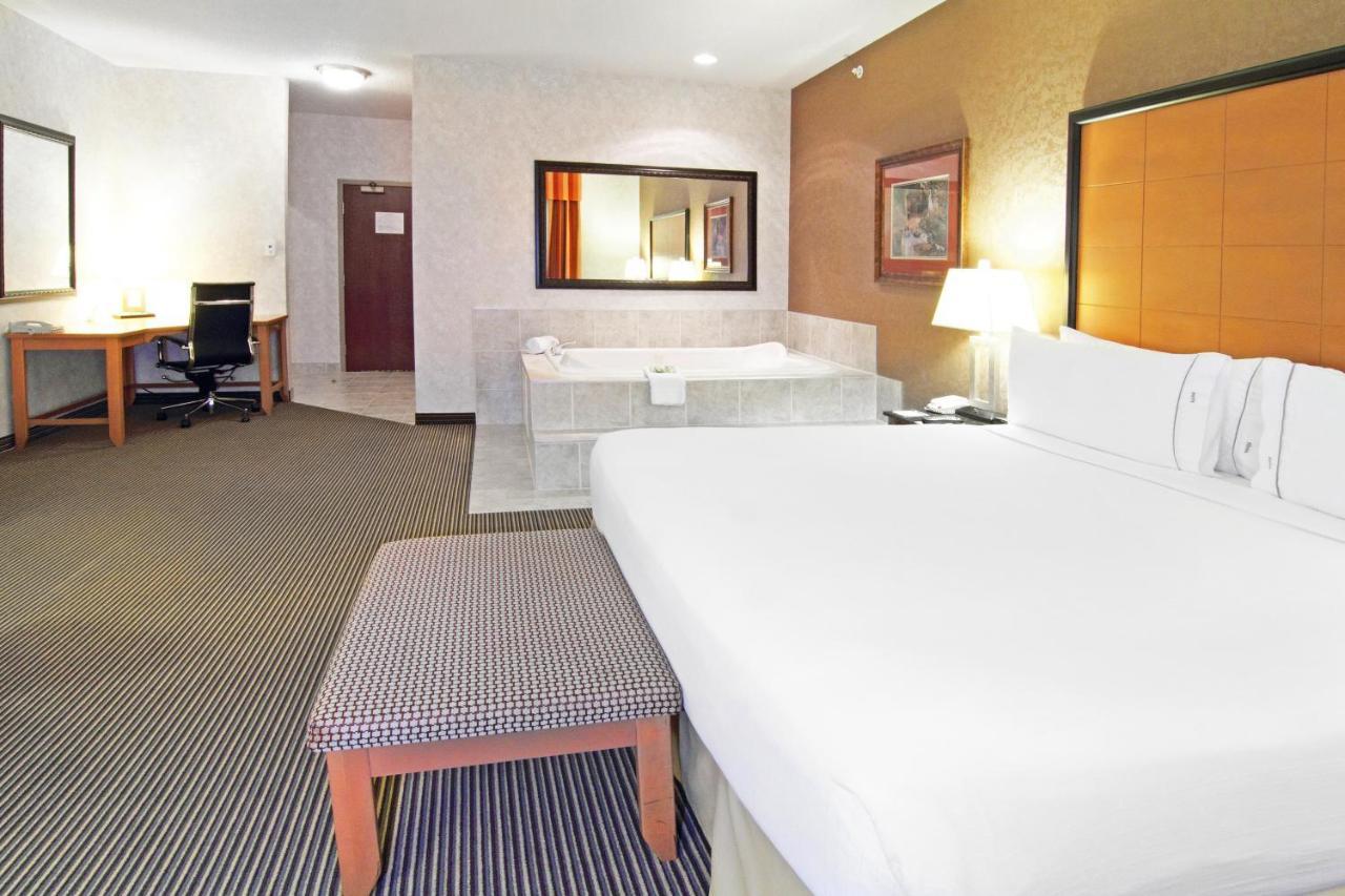 Holiday Inn Express Calgary South By Ihg Экстерьер фото